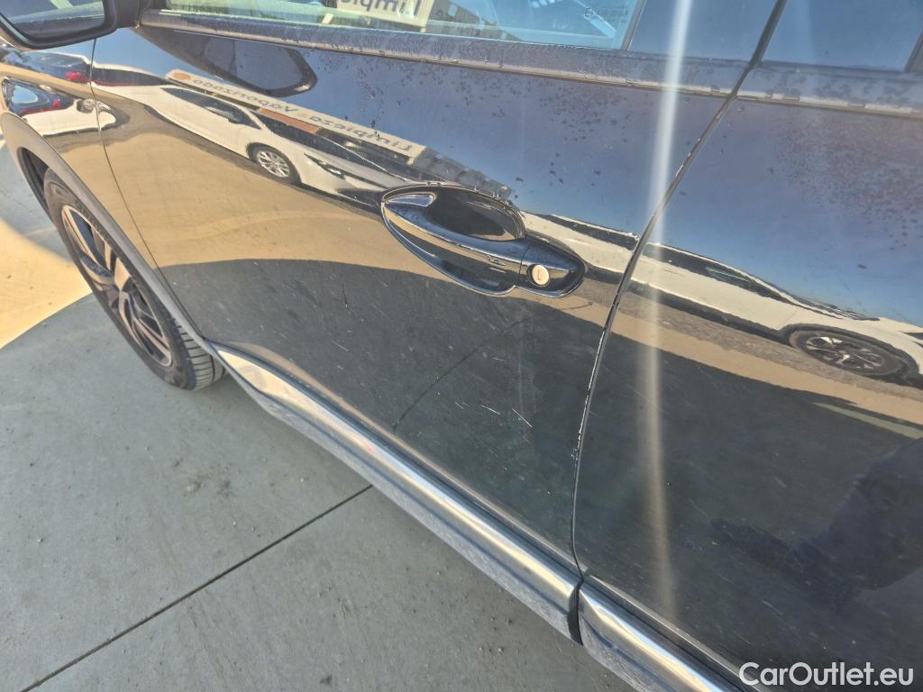  Peugeot  3008 PEUGEOT  / 2020 / 5P / todoterreno 1.5 BlueHDi 96kW S&S Allure Pack EAT8 #3