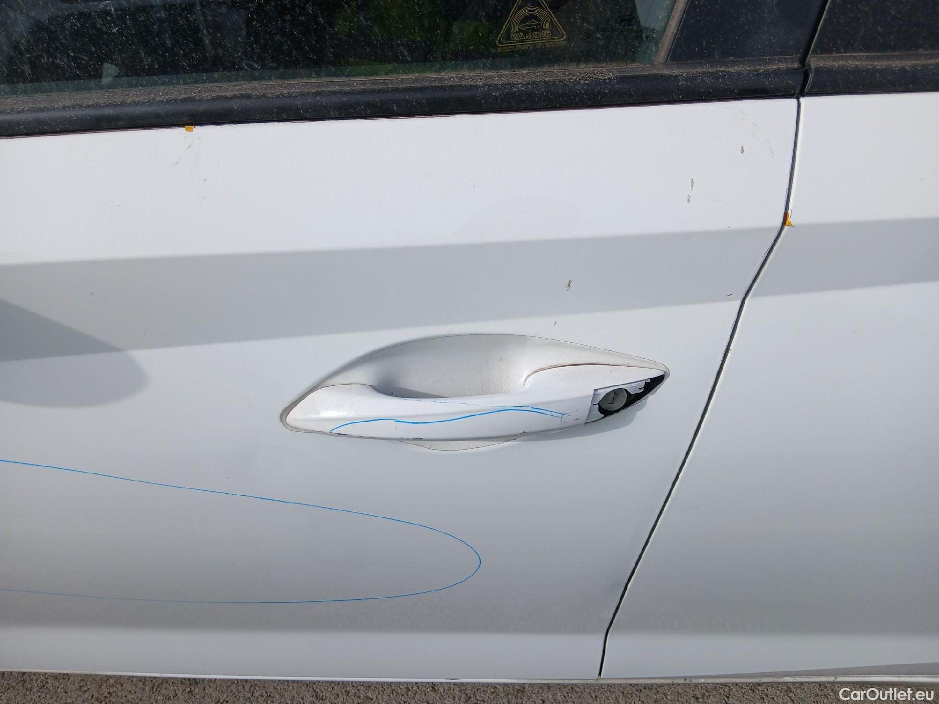  Hyundai  i20 HYUNDAI  / 2020 / 5P / berlina con portón 1.0 TGDI 74kW (100CV) 48V Essence #21