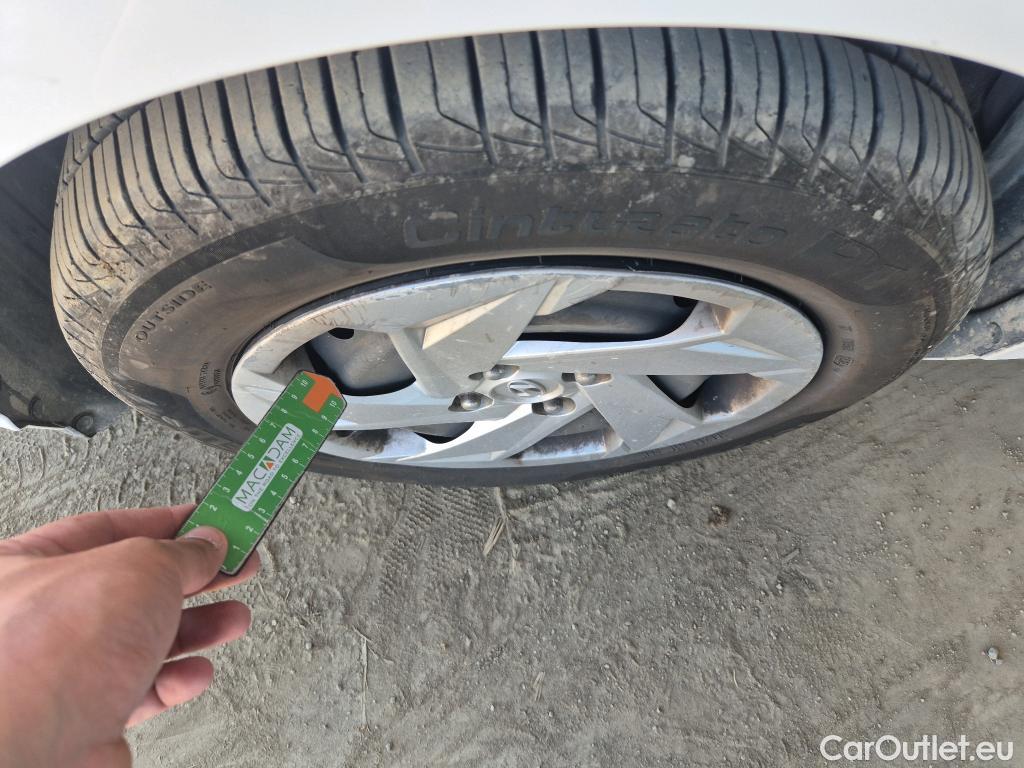  Hyundai  i20 HYUNDAI  / 2020 / 5P / berlina con portón 1.0 TGDI 74kW (100CV) 48V Essence #33