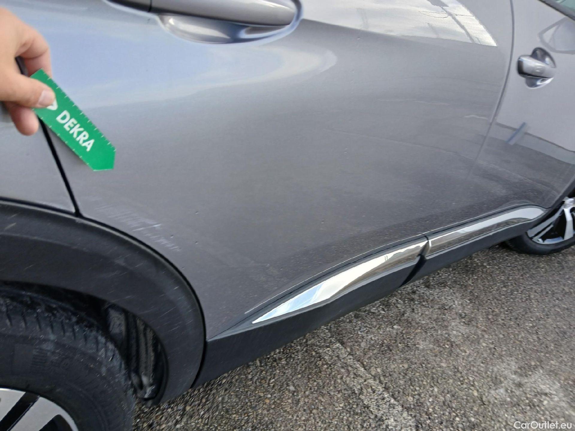  Peugeot  3008 PEUGEOT  Hybrid / 2016 / 5P / todoterreno 225 e-EAT8 Allure #38