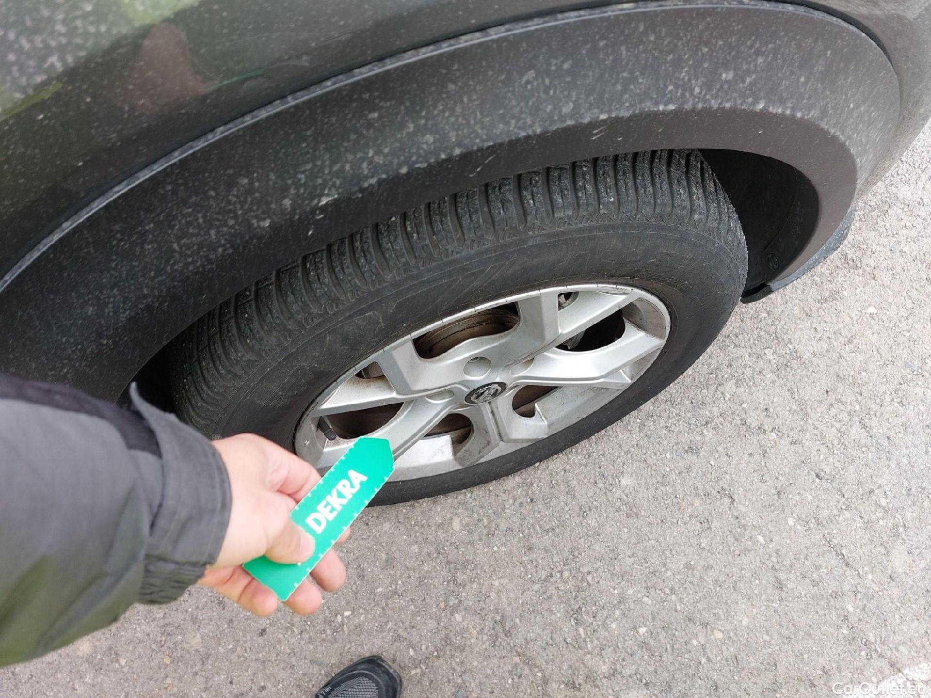  Nissan  Juke NISSAN  / 2019 / 5P / crossover DIG-T 84 kW (114 CV) DCT 7 V N-Connecta (AC2) #27