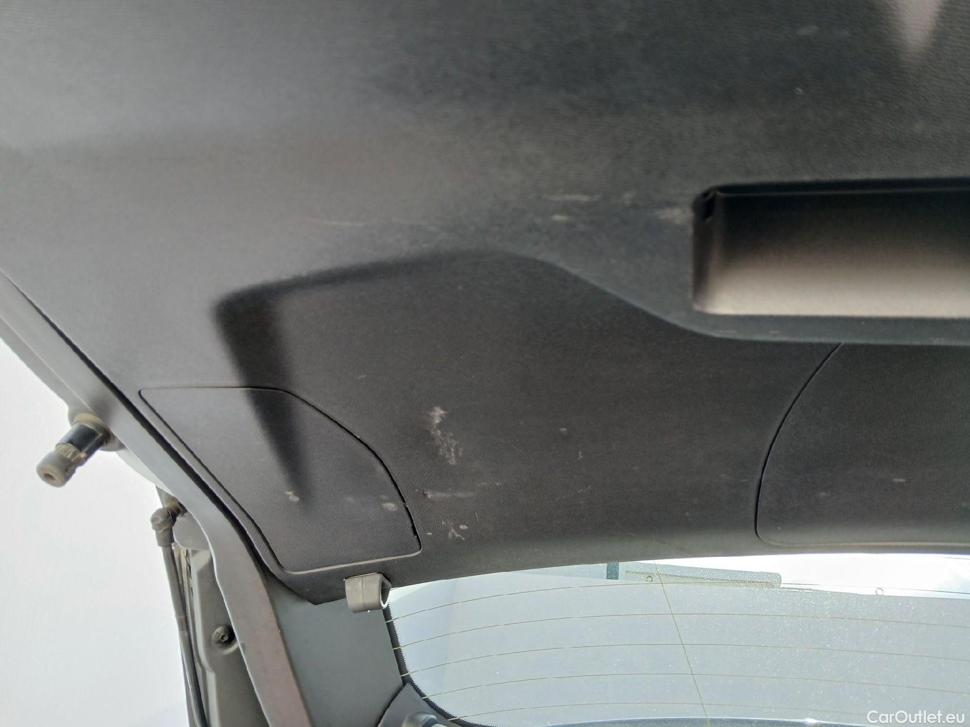  Peugeot  3008 PEUGEOT  Hybrid / 2016 / 5P / todoterreno 225 e-EAT8 Allure #4