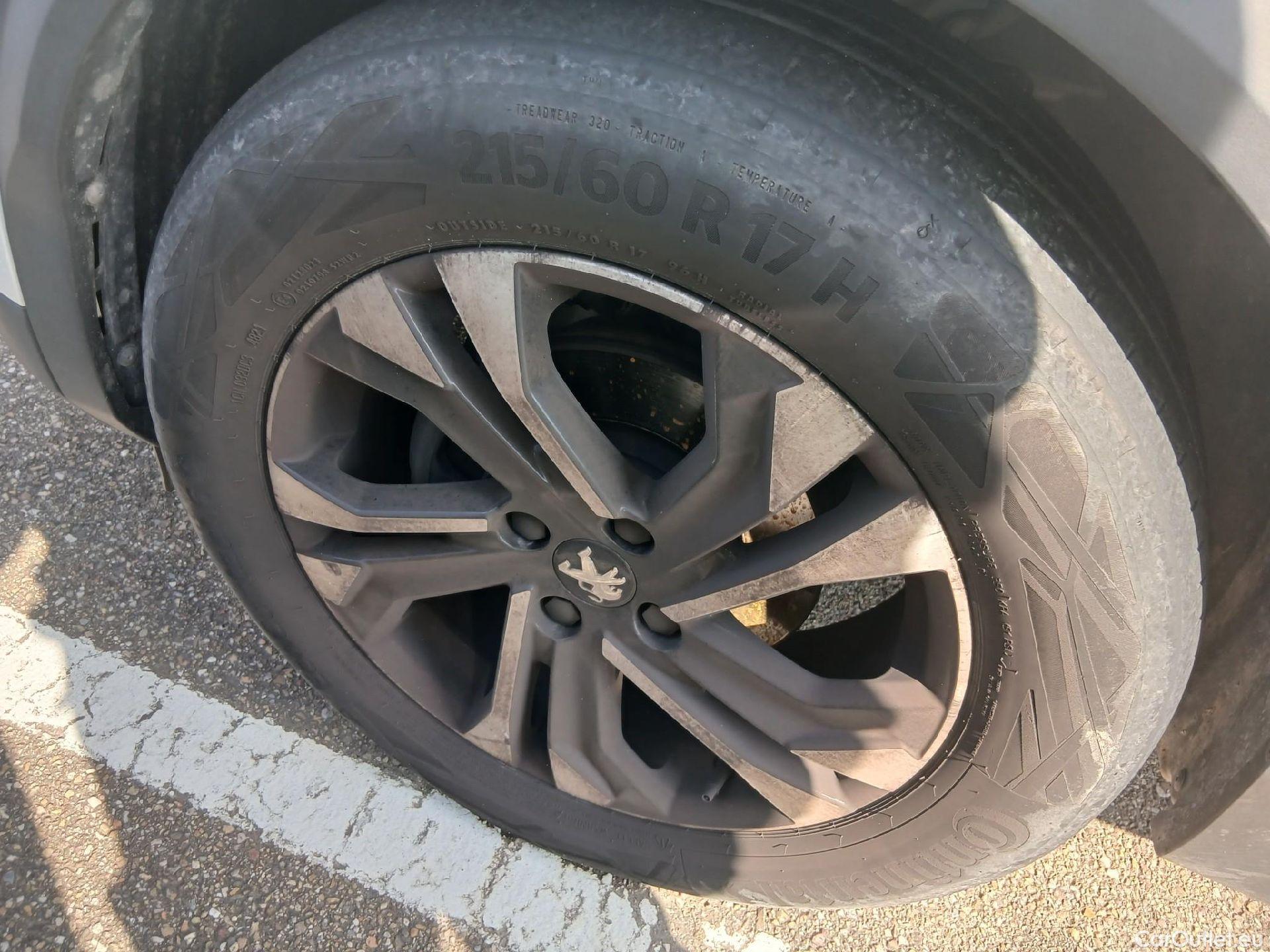  Peugeot  2008 PEUGEOT  / 2019 / 5P / todoterreno Allure BlueHDI 81kW (110CV) #2