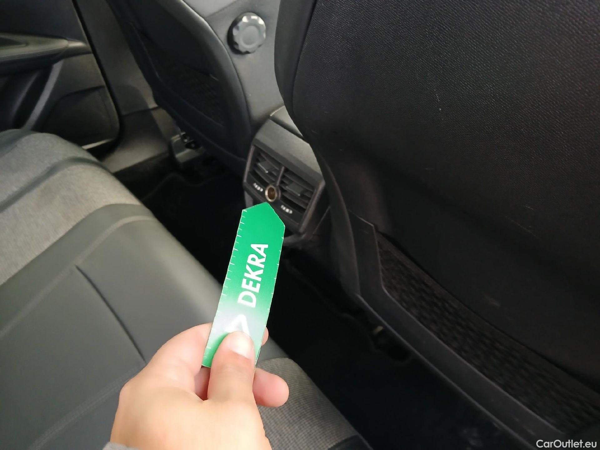  Peugeot  3008 PEUGEOT  Hybrid / 2016 / 5P / todoterreno 225 e-EAT8 Allure #6