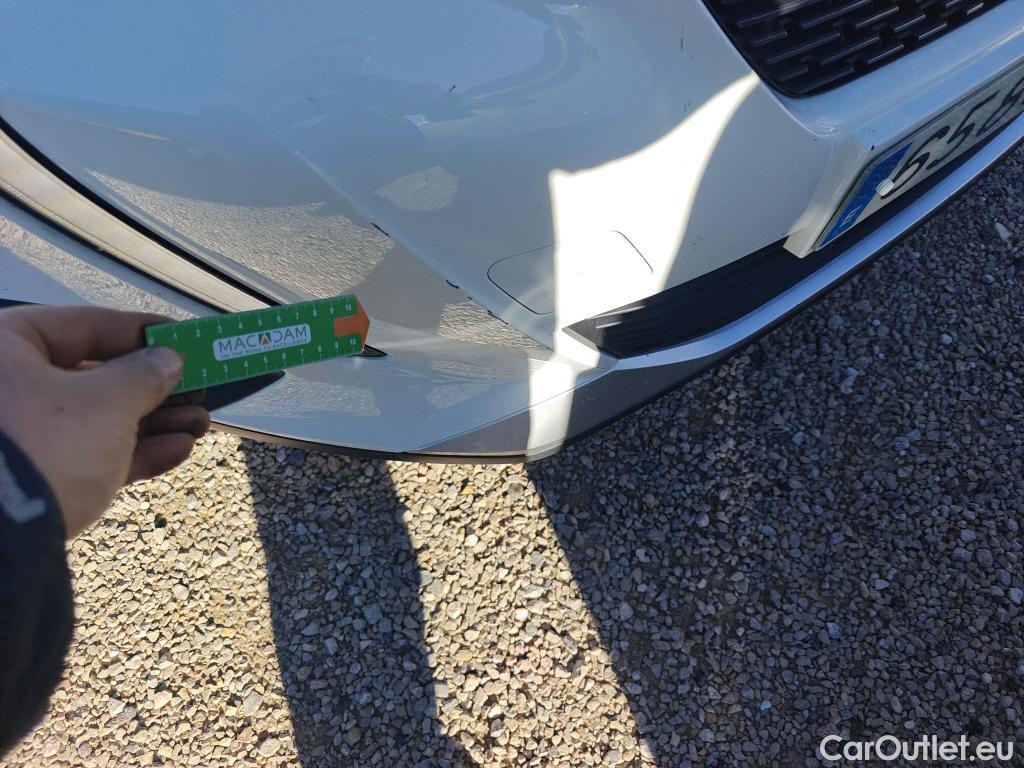  Peugeot  2008 PEUGEOT  / 2019 / 5P / todoterreno Allure BlueHDI 81kW (110CV) #9