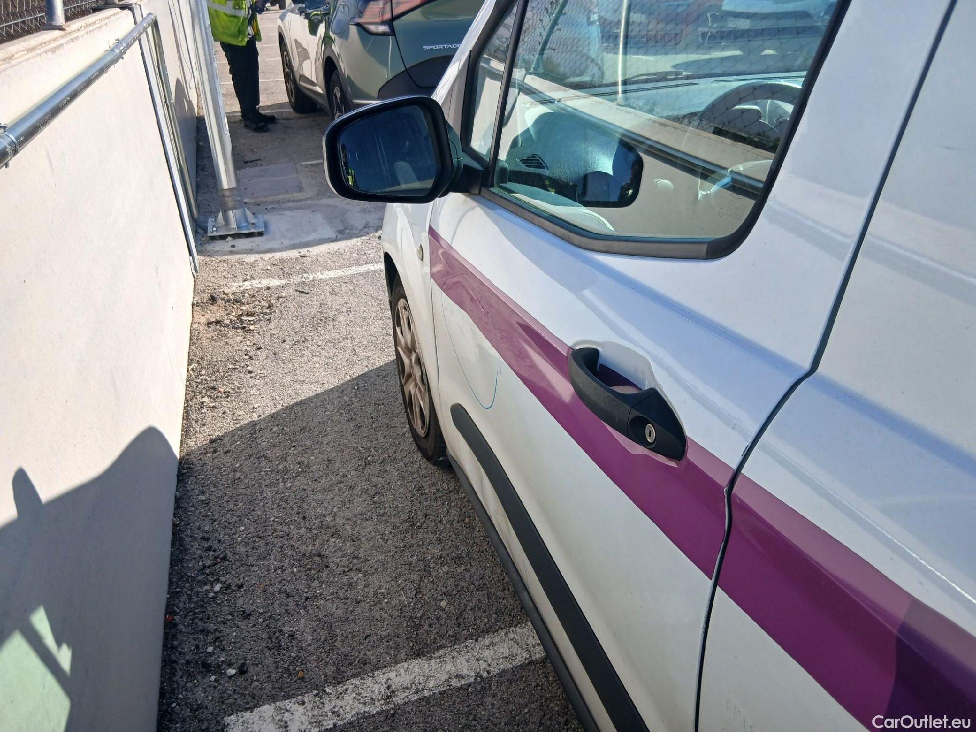  Ford  Transit FORD  Courier/2014/4P/furgón der.turis Van 1.5 TDCi 56kW Trend #10