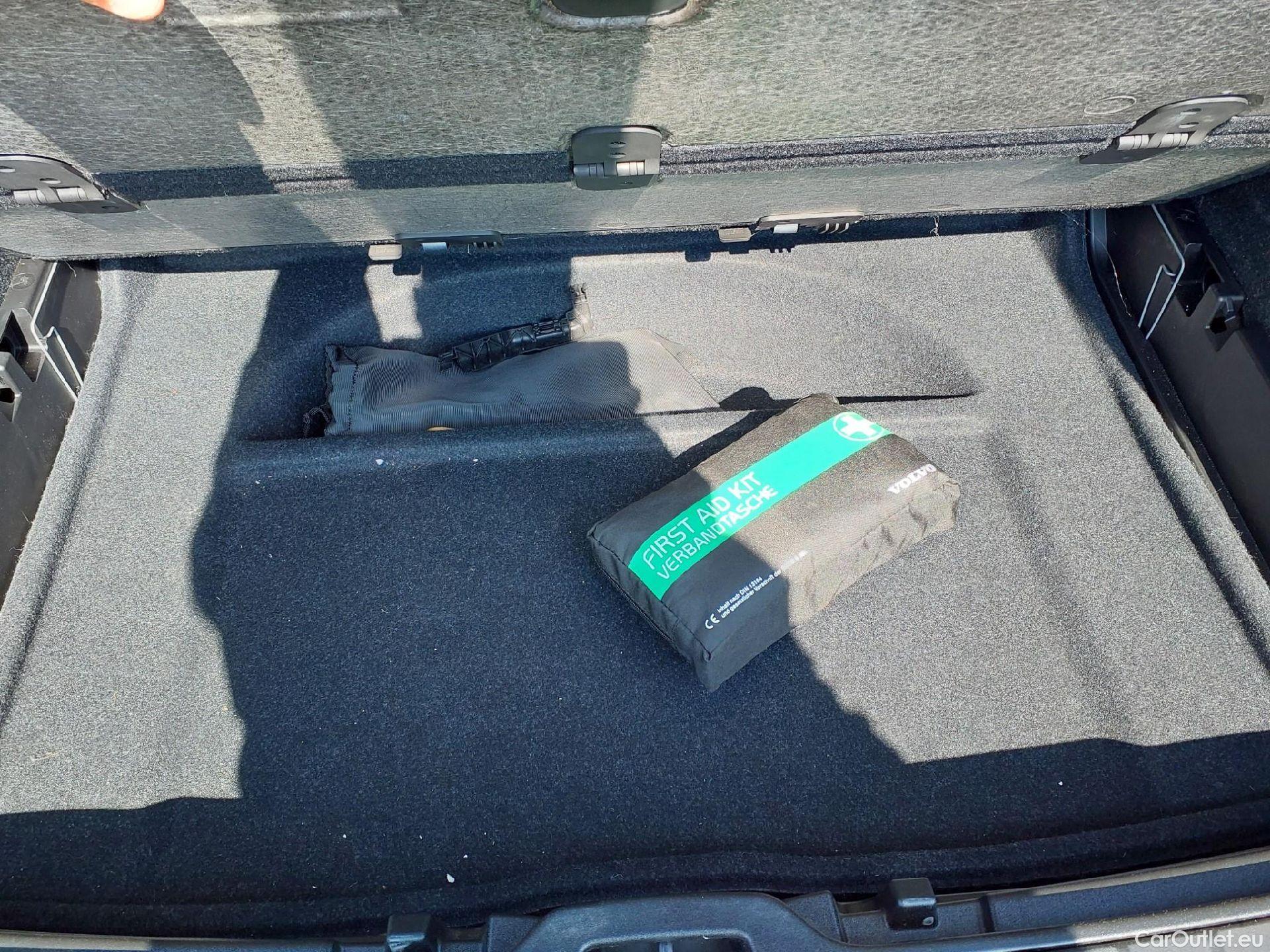  Volvo  XC 40 VOLVO XC40 / 2021 / 5P / todoterreno 2.0 B3 G Core Auto #1