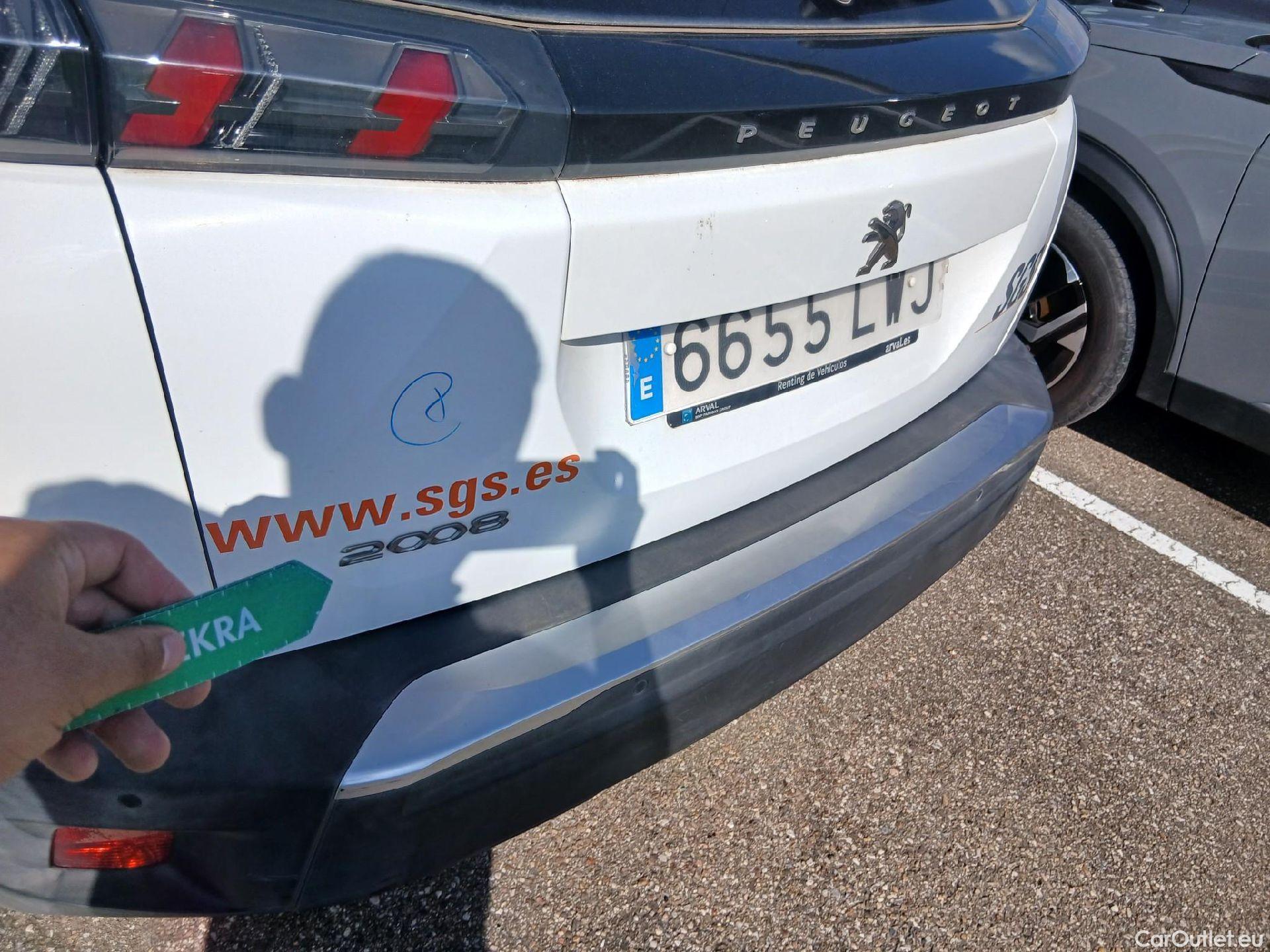  Peugeot  2008 PEUGEOT  / 2019 / 5P / todoterreno Allure BlueHDI 81kW (110CV) #30