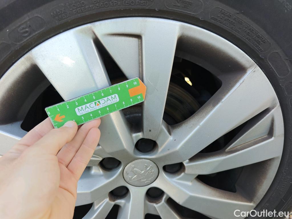  Peugeot  3008 PEUGEOT  / 2020 / 5P / todoterreno 1.5 BlueHDi 96kW (130CV) S&S Active Pack (AC3) #57