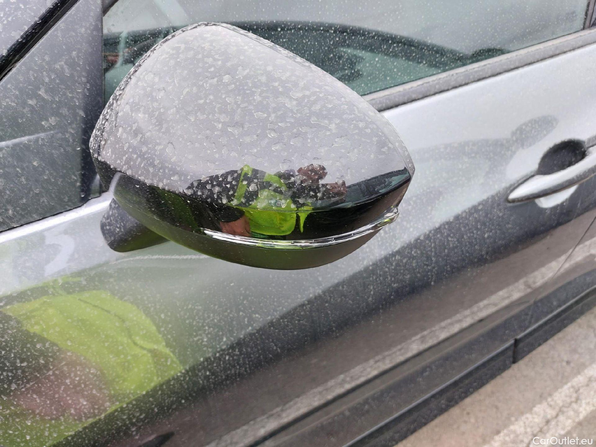  Nissan  Juke NISSAN  / 2019 / 5P / crossover DIG-T 84 kW (114 CV) DCT 7 V N-Connecta (AC2) #12