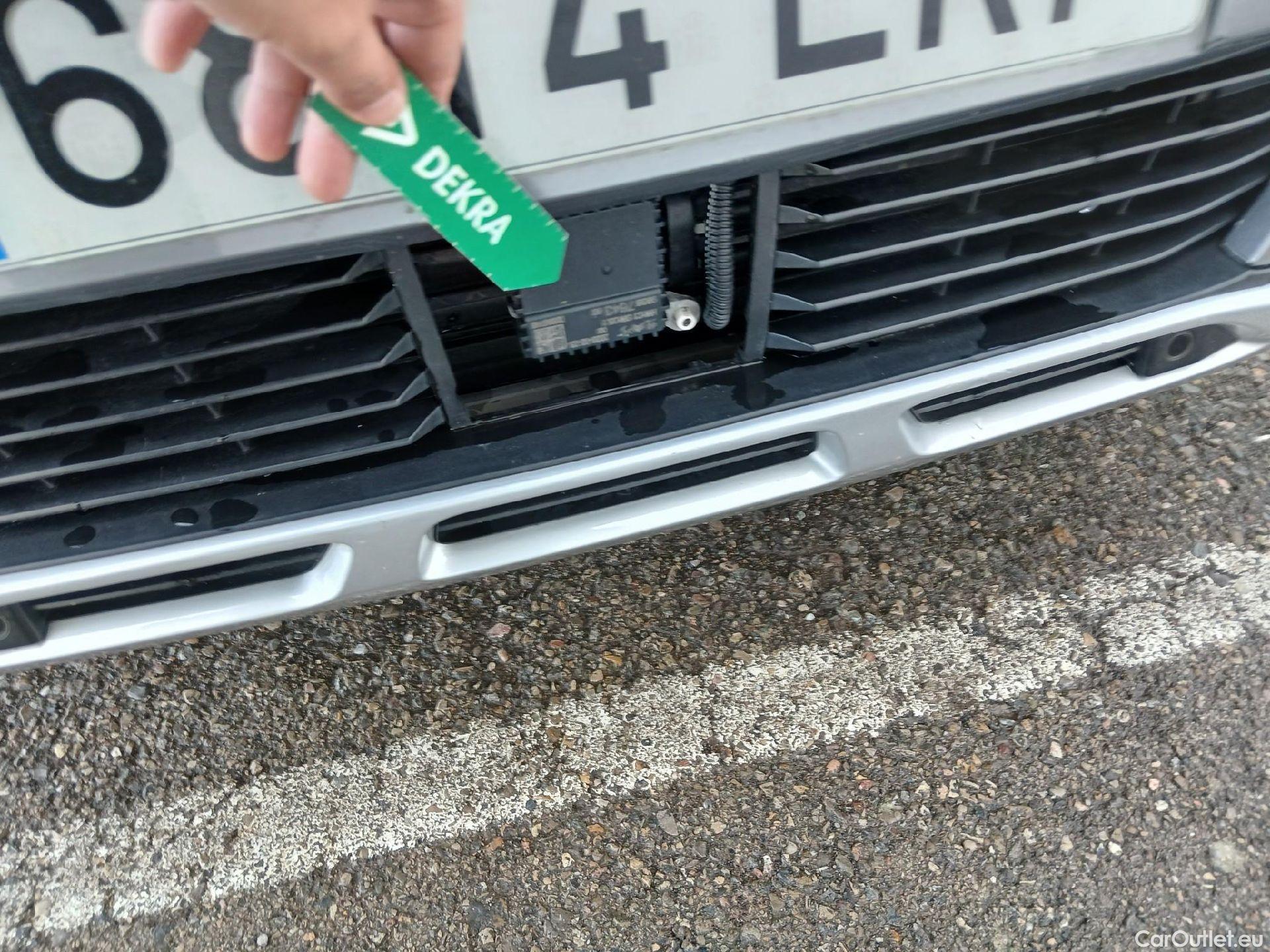  Peugeot  3008 PEUGEOT  Hybrid / 2016 / 5P / todoterreno 225 e-EAT8 Allure #8