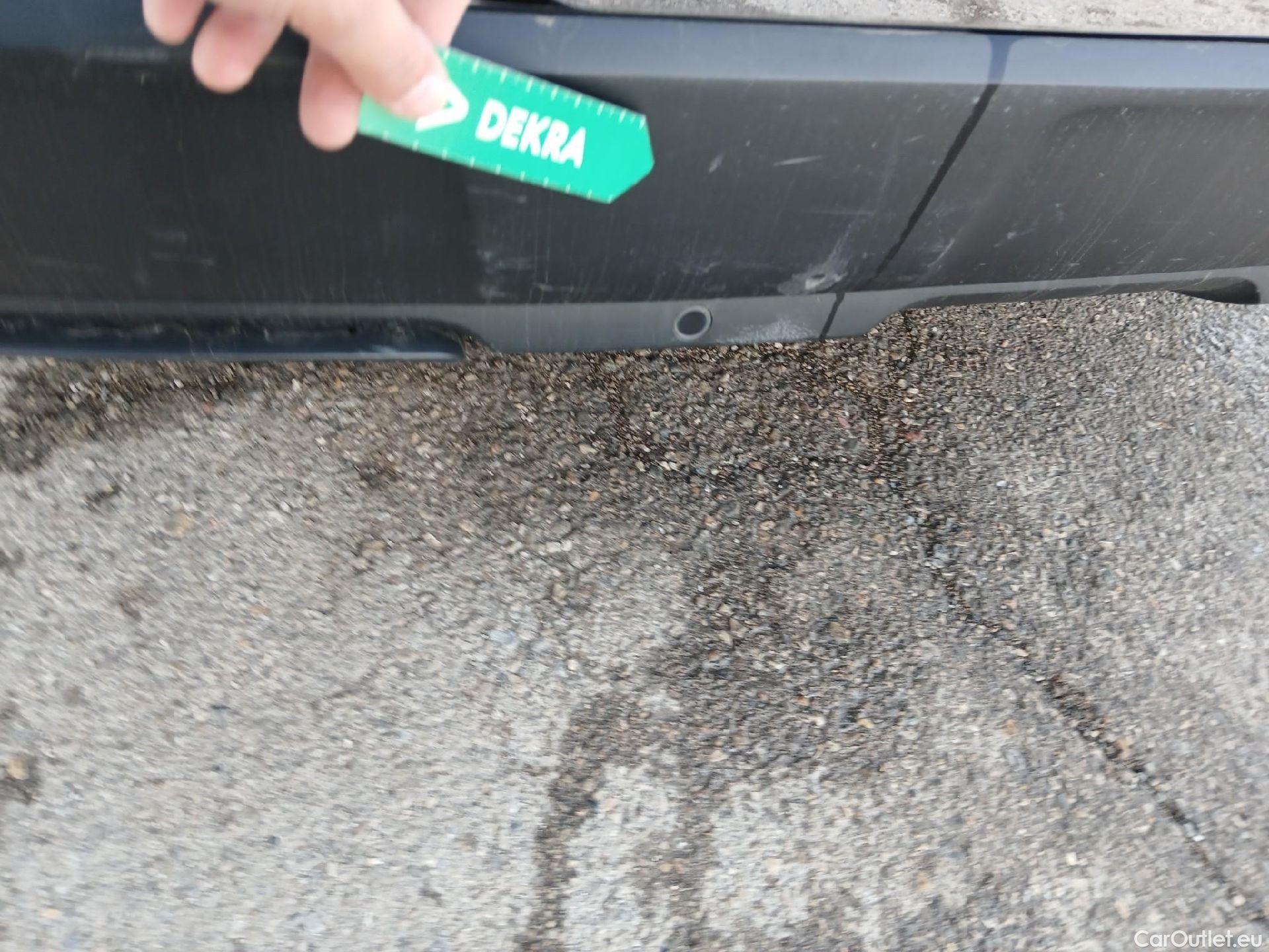  Peugeot  3008 PEUGEOT  Hybrid / 2016 / 5P / todoterreno 225 e-EAT8 Allure #26