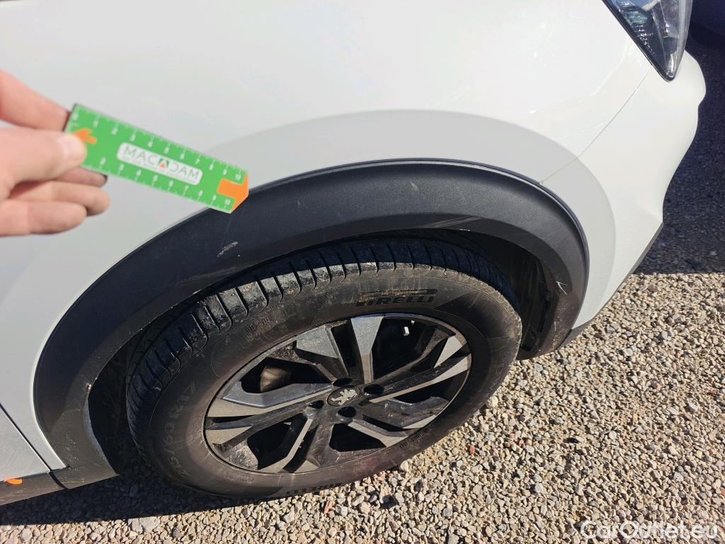  Peugeot  2008 PEUGEOT  / 2019 / 5P / todoterreno Allure BlueHDI 81kW (110CV) #18