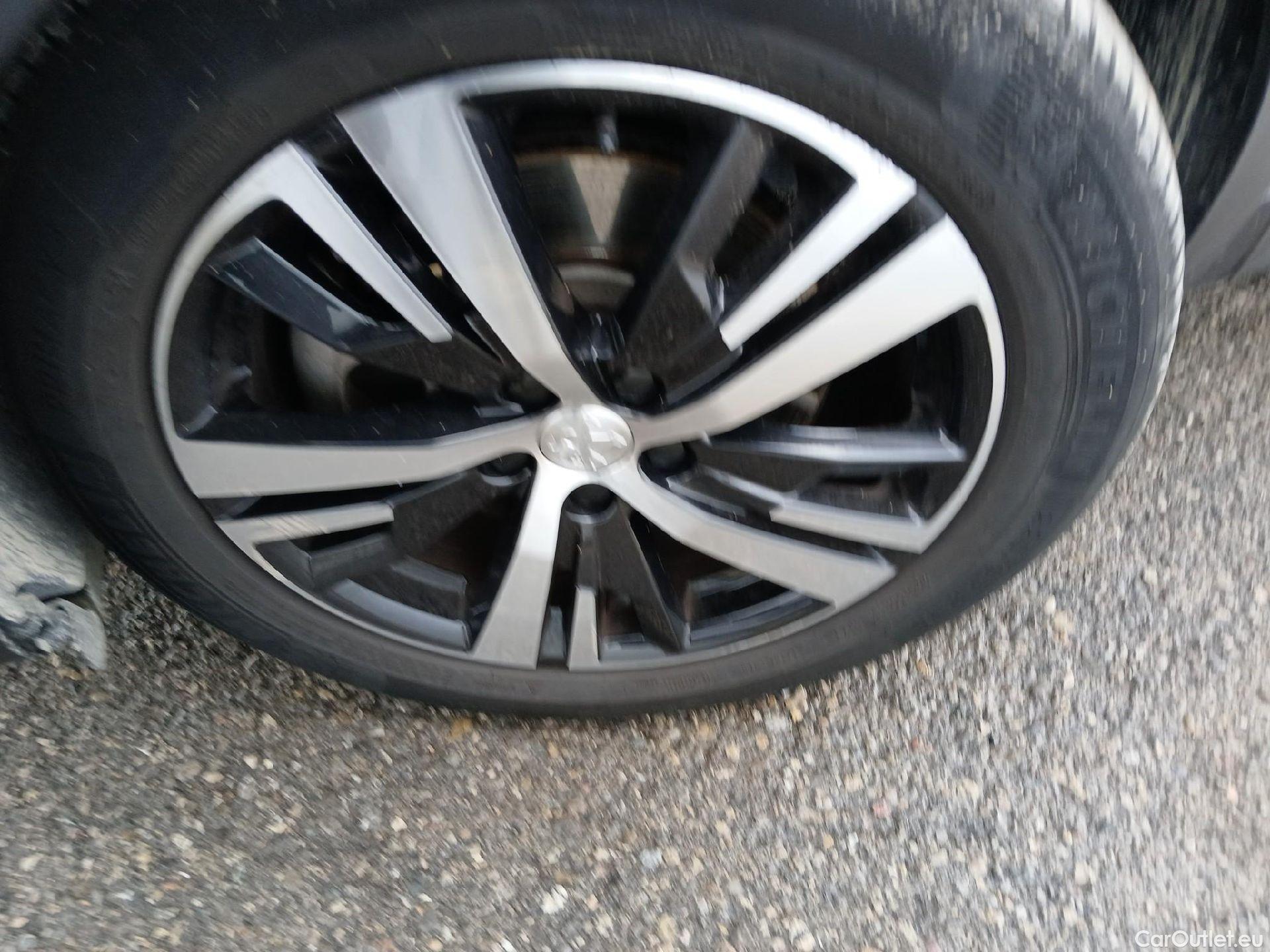  Peugeot  3008 PEUGEOT  Hybrid / 2016 / 5P / todoterreno 225 e-EAT8 Allure #15