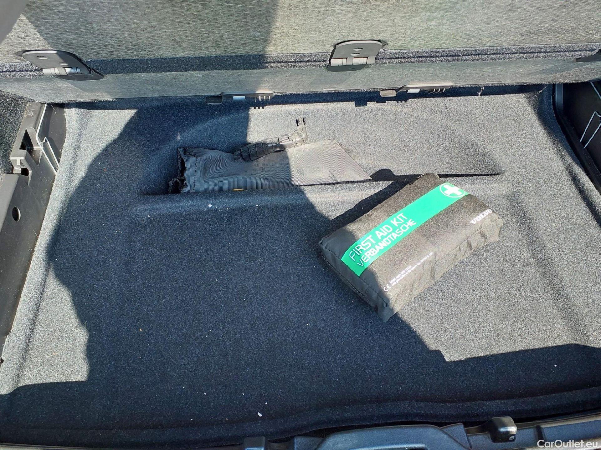  Volvo  XC 40 VOLVO XC40 / 2021 / 5P / todoterreno 2.0 B3 G Core Auto #2