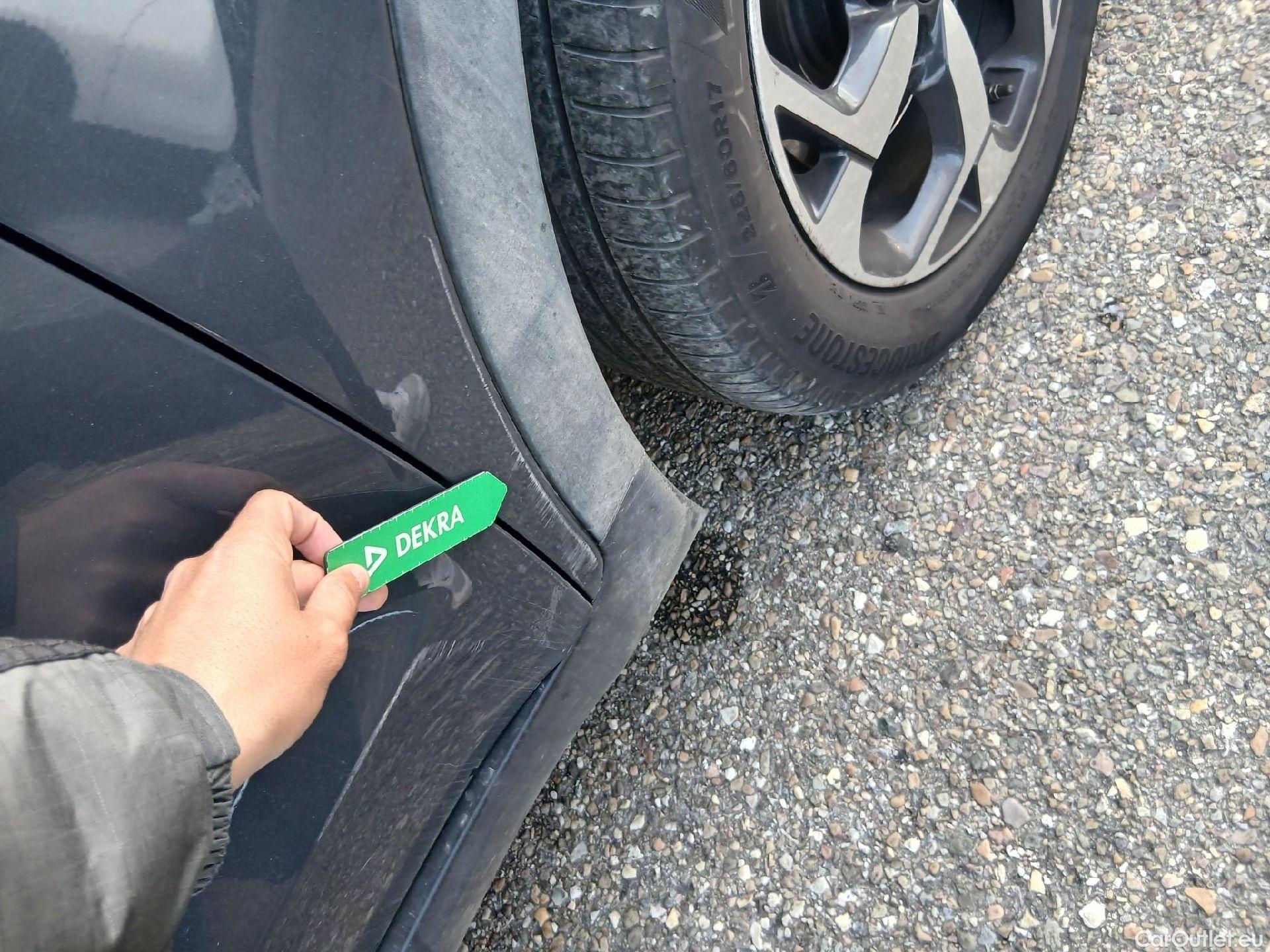  KIA  Sportage KIA  1.6MHEV Drive 100kW(136CV) 4x2(Crist Tintados)(CX) #31