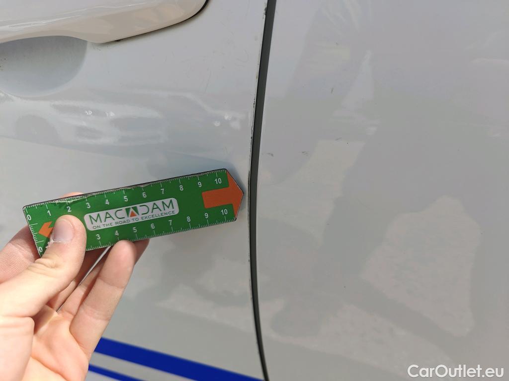  Toyota  Yaris TOYOTA  / 2020 / 5P / berlina con portón 1.5 120H Active Tech #3