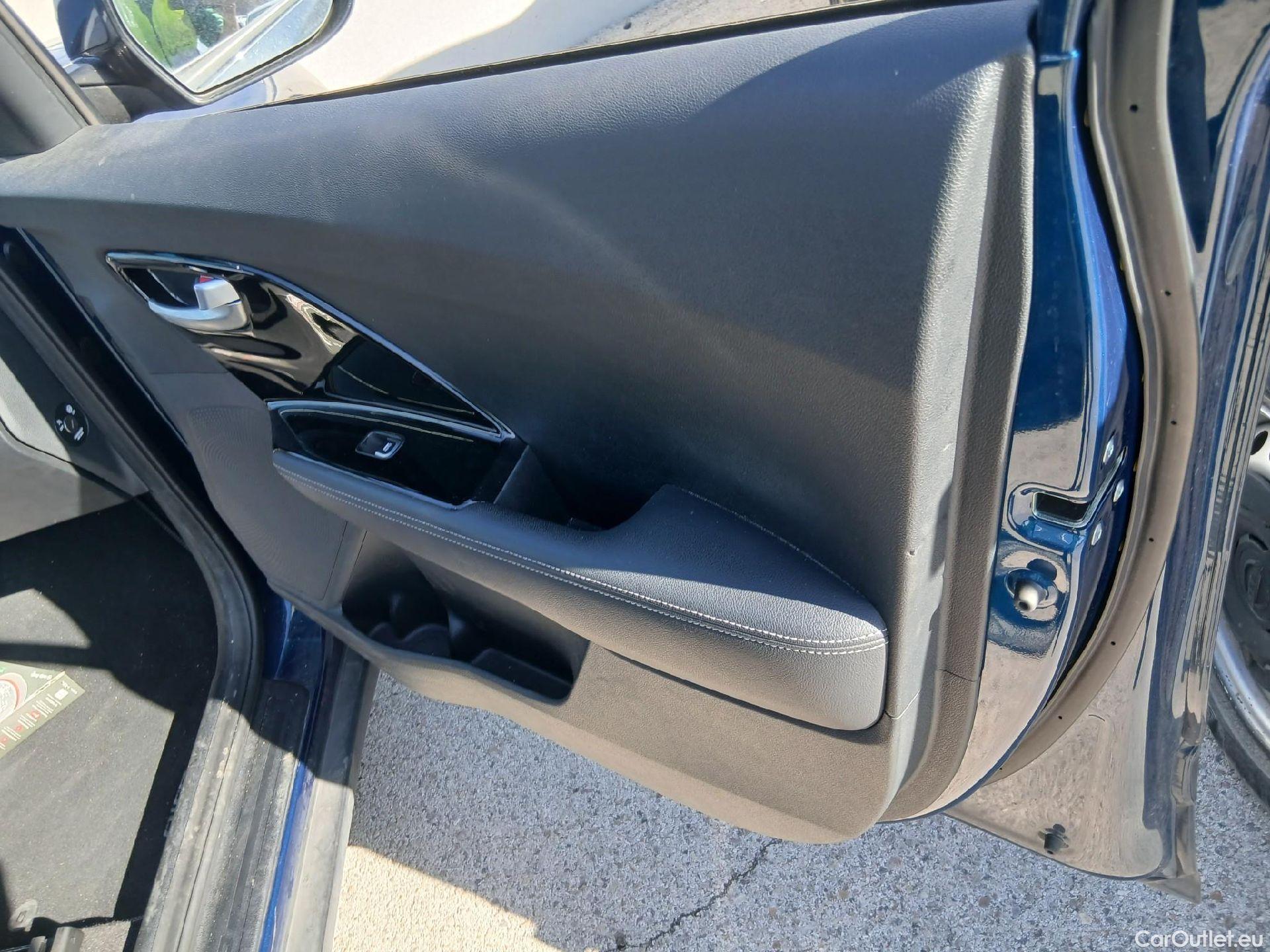  KIA  Niro KIA  / 2019 / 5P / crossover 1.6 GDi HEV 104kW (141CV) Drive #47