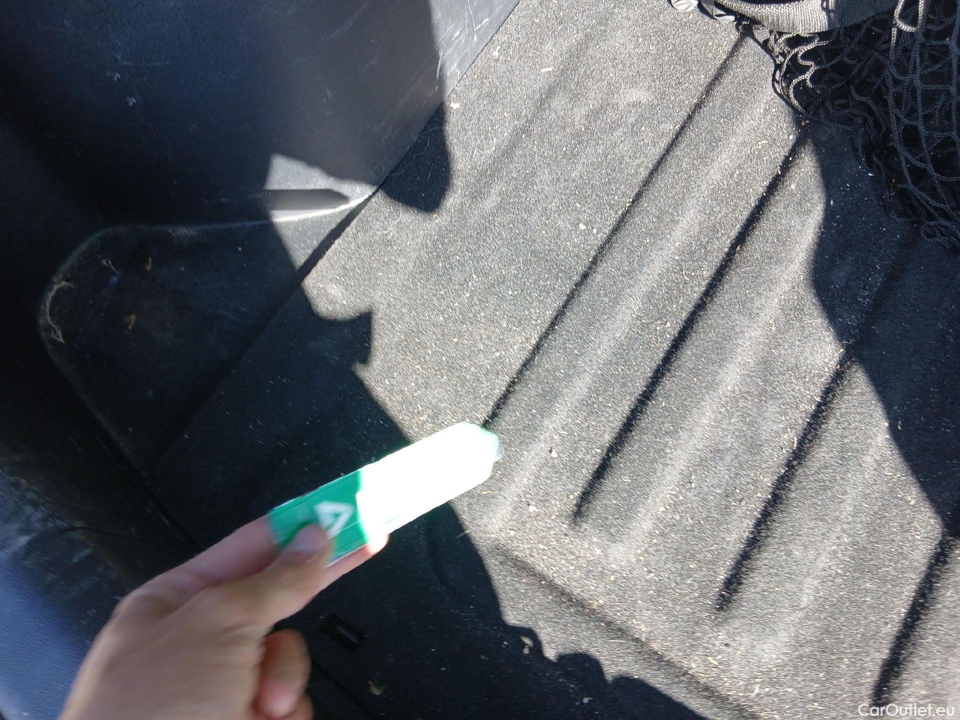  KIA  Niro KIA  / 2019 / 5P / crossover 1.6 GDi HEV 104kW (141CV) Drive #32