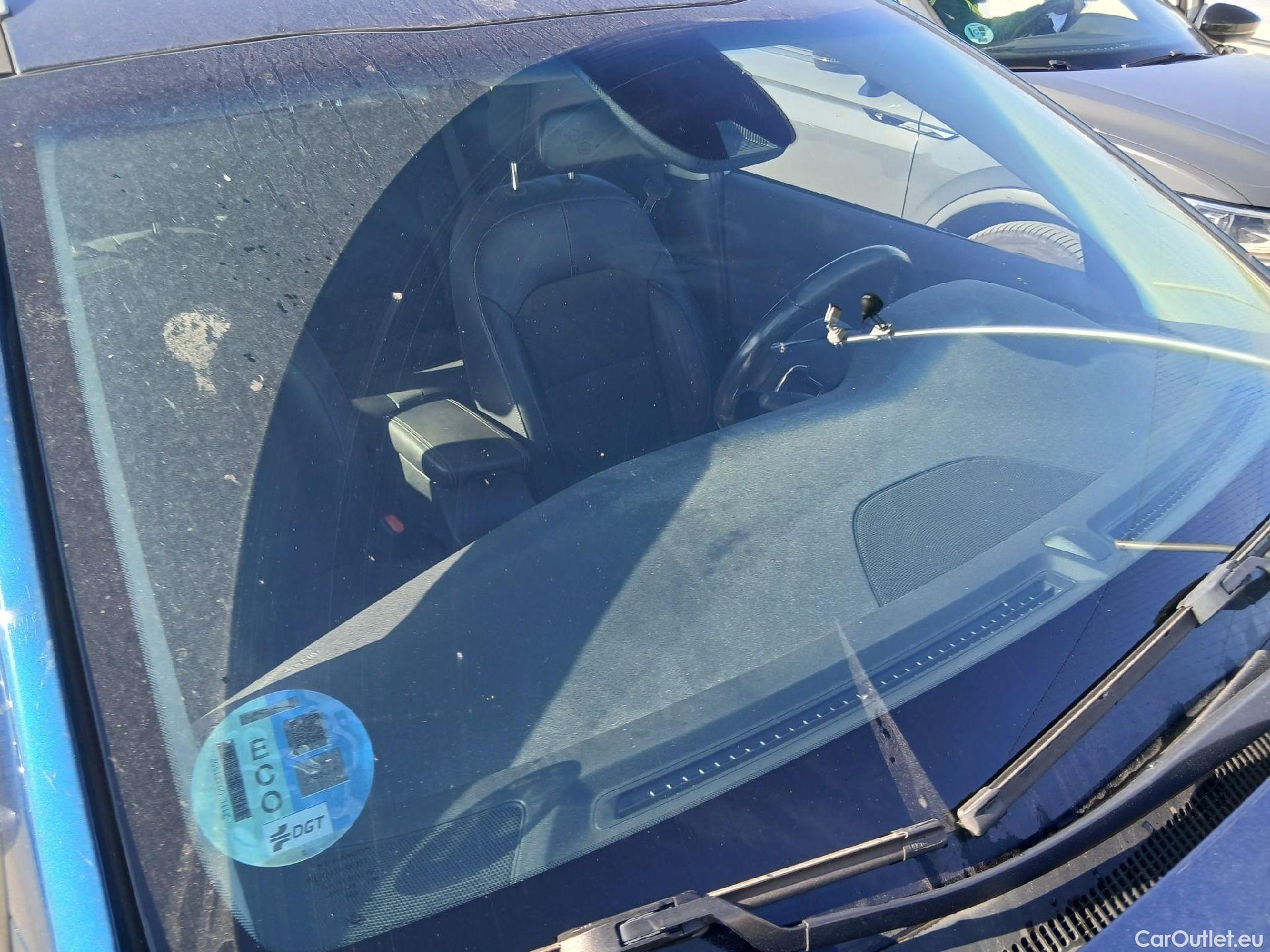  KIA  Niro KIA  / 2019 / 5P / crossover 1.6 GDi HEV 104kW (141CV) Drive #1