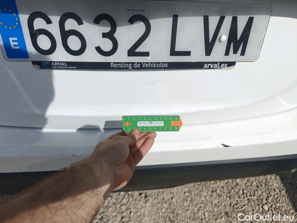  Toyota  Yaris TOYOTA  / 2020 / 5P / berlina con portón 1.5 120H Active Tech #5