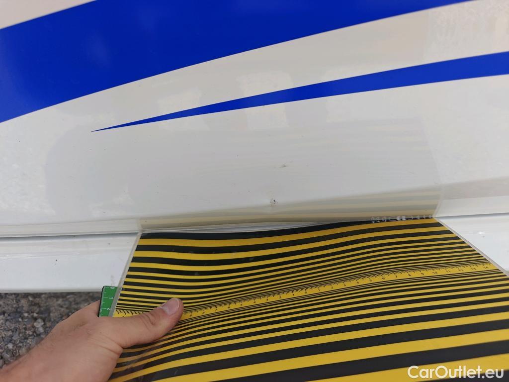  Toyota  Yaris TOYOTA  / 2020 / 5P / berlina con portón 1.5 120H Active Tech #4