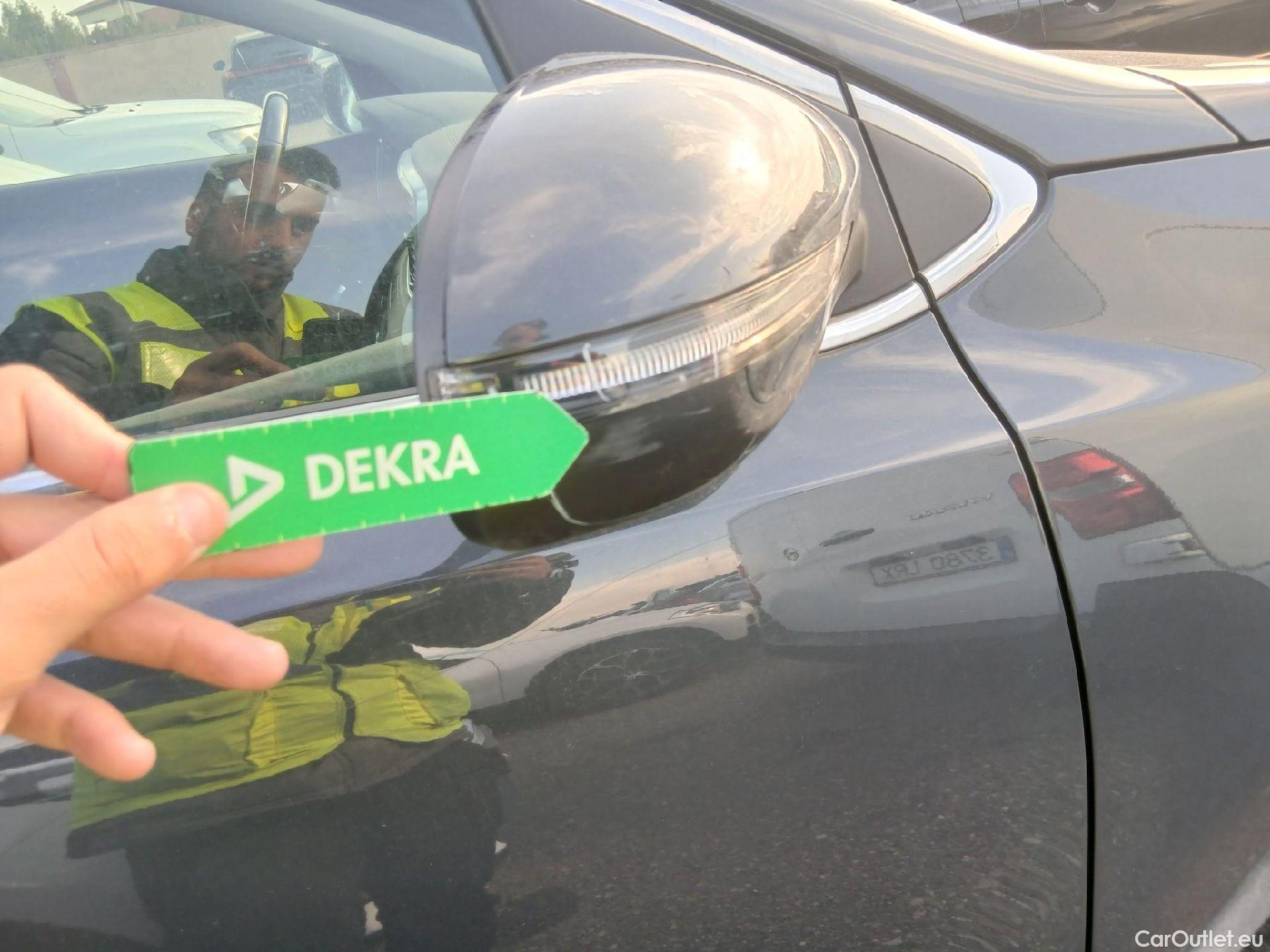  KIA  Sportage KIA  1.6MHEV Drive 100kW(136CV) 4x2(Crist Tintados)(CX) #24