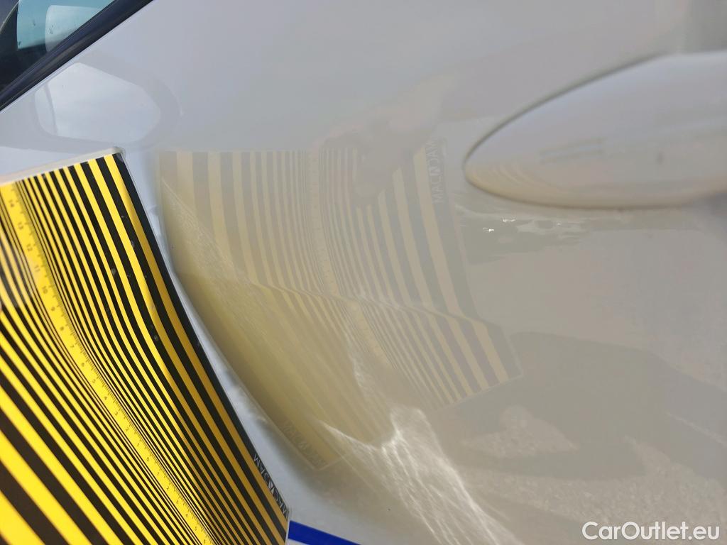  Toyota  Yaris TOYOTA  / 2020 / 5P / berlina con portón 1.5 120H Active Tech #2