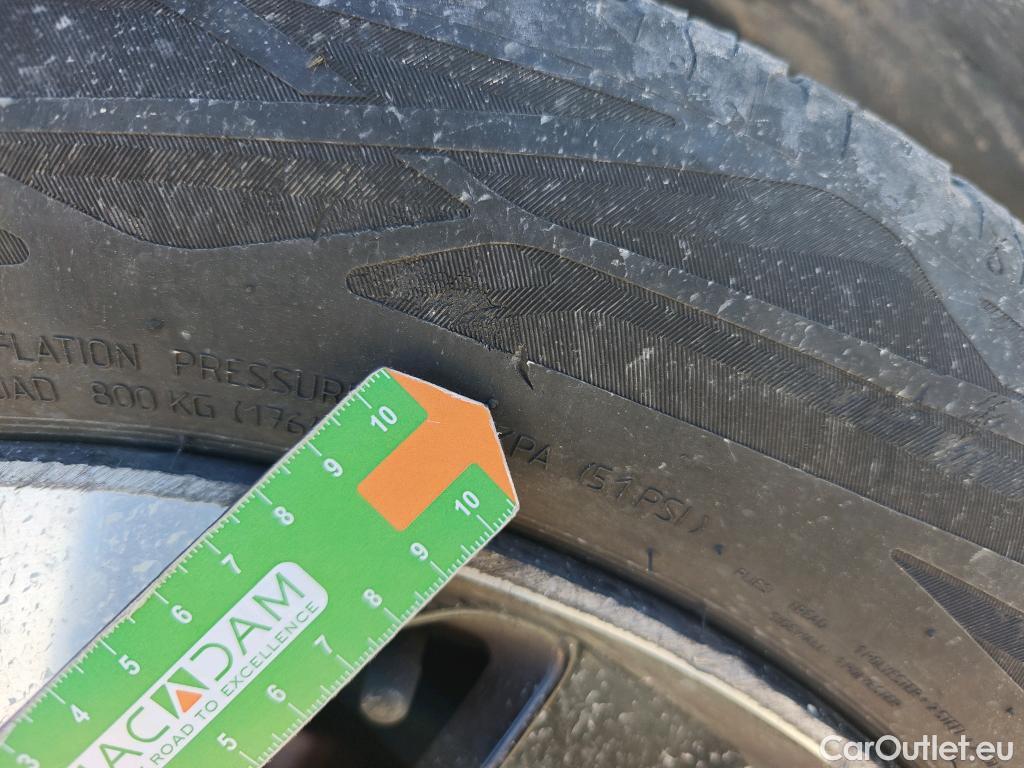  Volvo  XC 40 VOLVO XC40 / 2017 / 5P / todoterreno 1.5 T3 Momentum Pro Auto #5