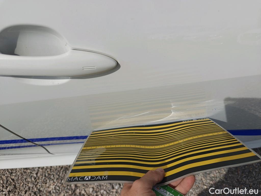  Toyota  Yaris TOYOTA  / 2020 / 5P / berlina con portón 1.5 120H Active Tech #9