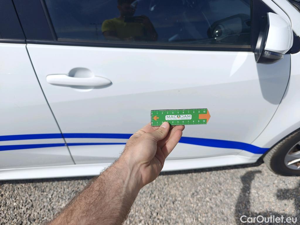  Toyota  Yaris TOYOTA  / 2020 / 5P / berlina con portón 1.5 120H Active Tech #8