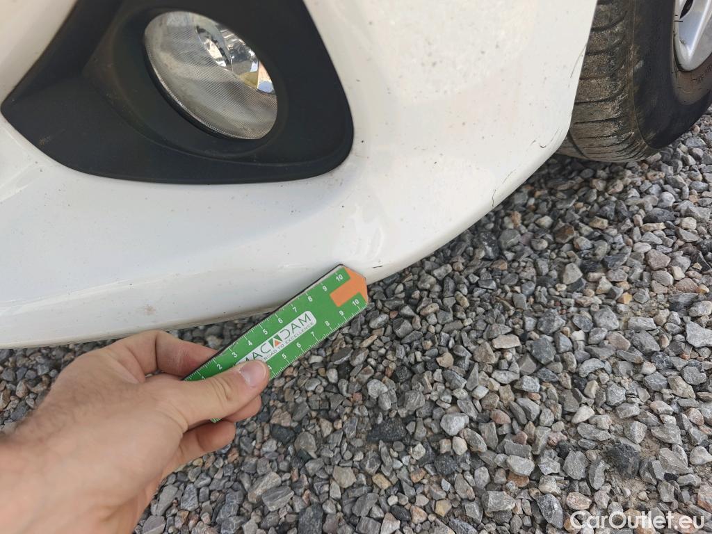  Toyota  Yaris TOYOTA  / 2020 / 5P / berlina con portón 1.5 120H Active Tech #14