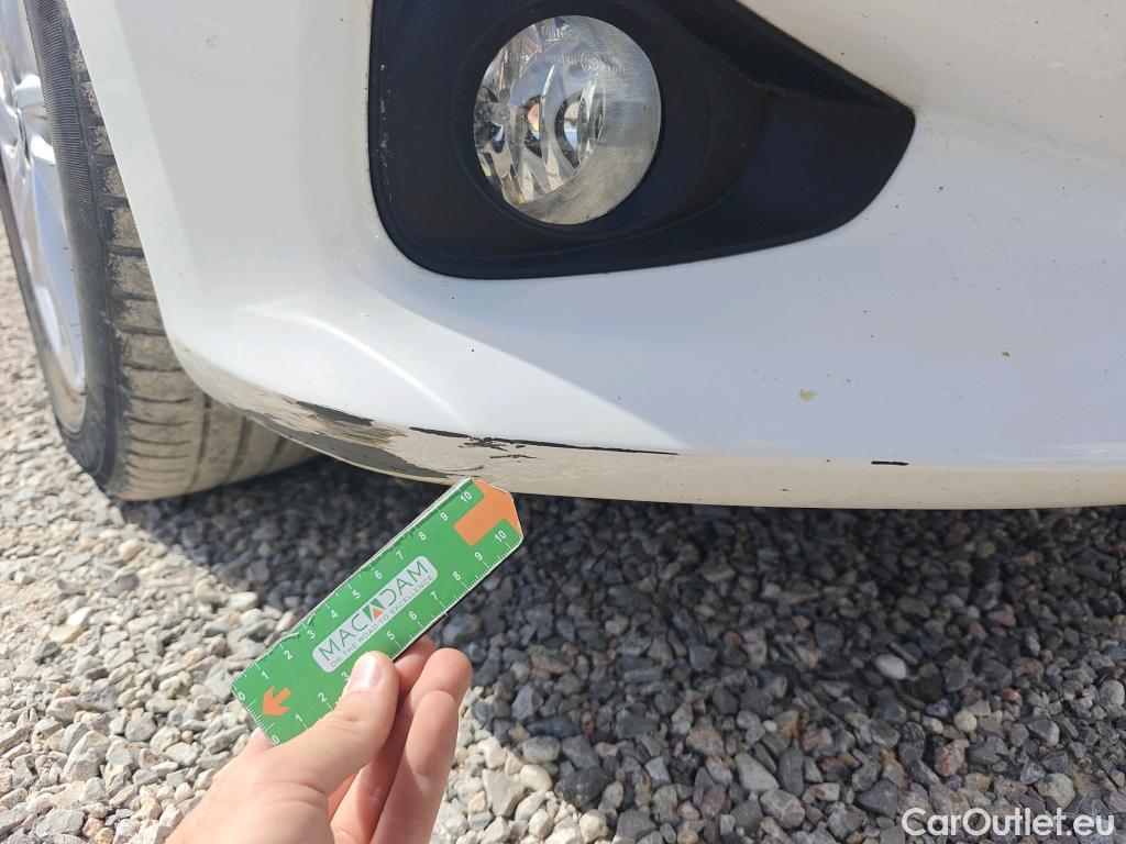  Toyota  Yaris TOYOTA  / 2020 / 5P / berlina con portón 1.5 120H Active Tech #13