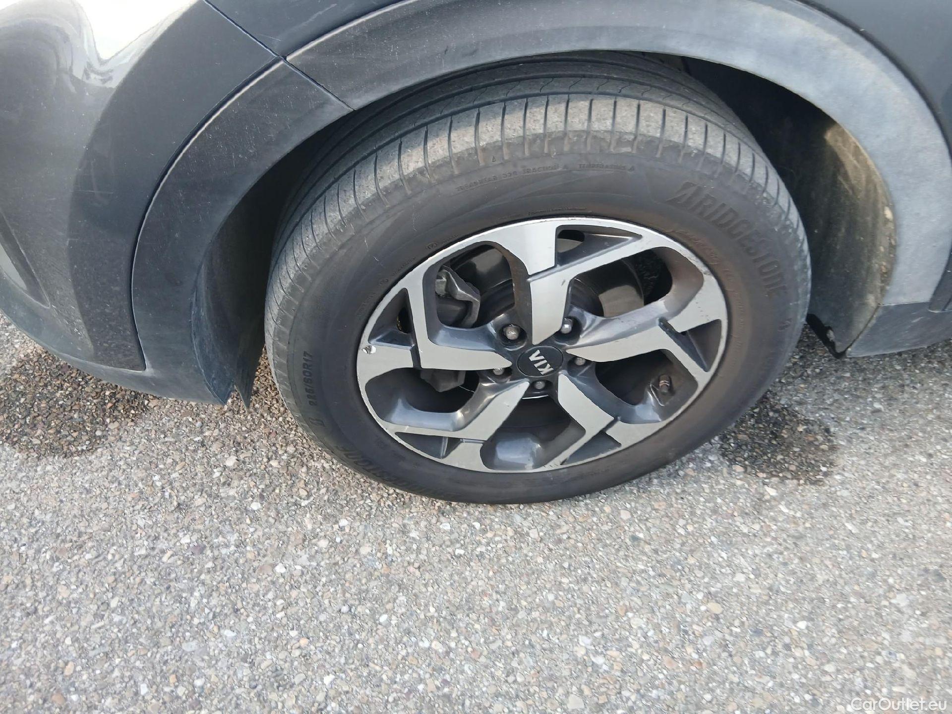  KIA  Sportage KIA  1.6MHEV Drive 100kW(136CV) 4x2(Crist Tintados)(CX) #5