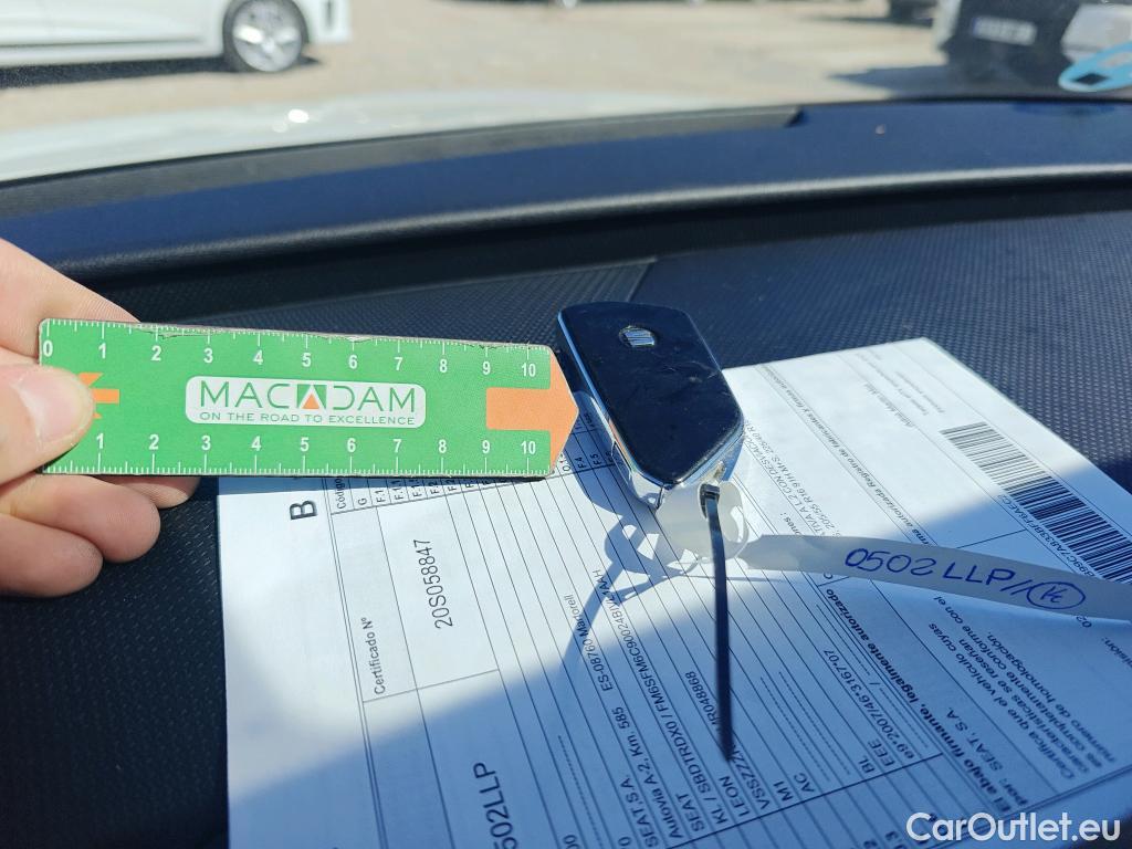  Seat  Leon SEAT Nuevo León / 2020 / 5P / berlina con portón 2.0 TDI 85kW S&S Style Go(SP) #2