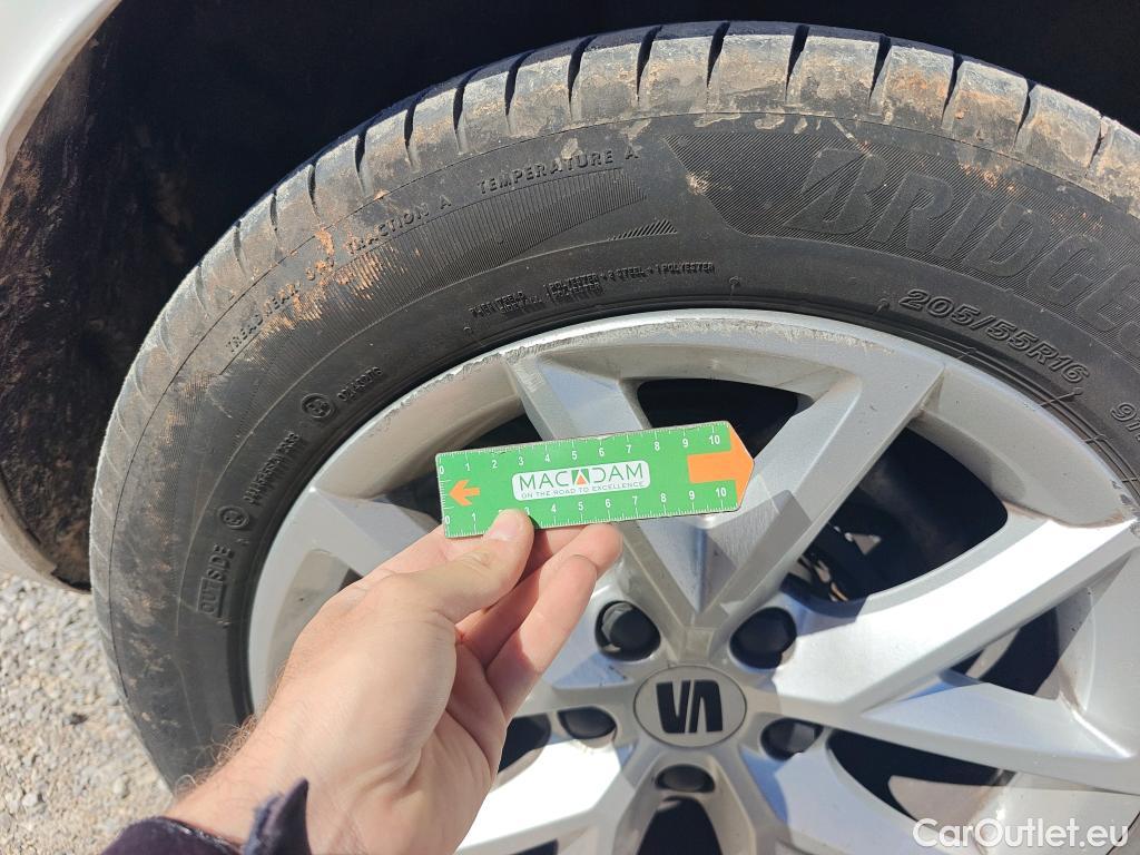  Seat  Leon SEAT Nuevo León / 2020 / 5P / berlina con portón 2.0 TDI 85kW S&S Style Go(SP) #30