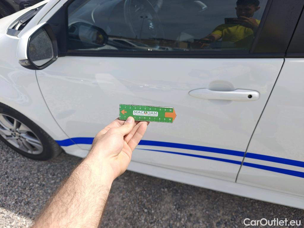  Toyota  Yaris TOYOTA  / 2020 / 5P / berlina con portón 1.5 120H Active Tech #1