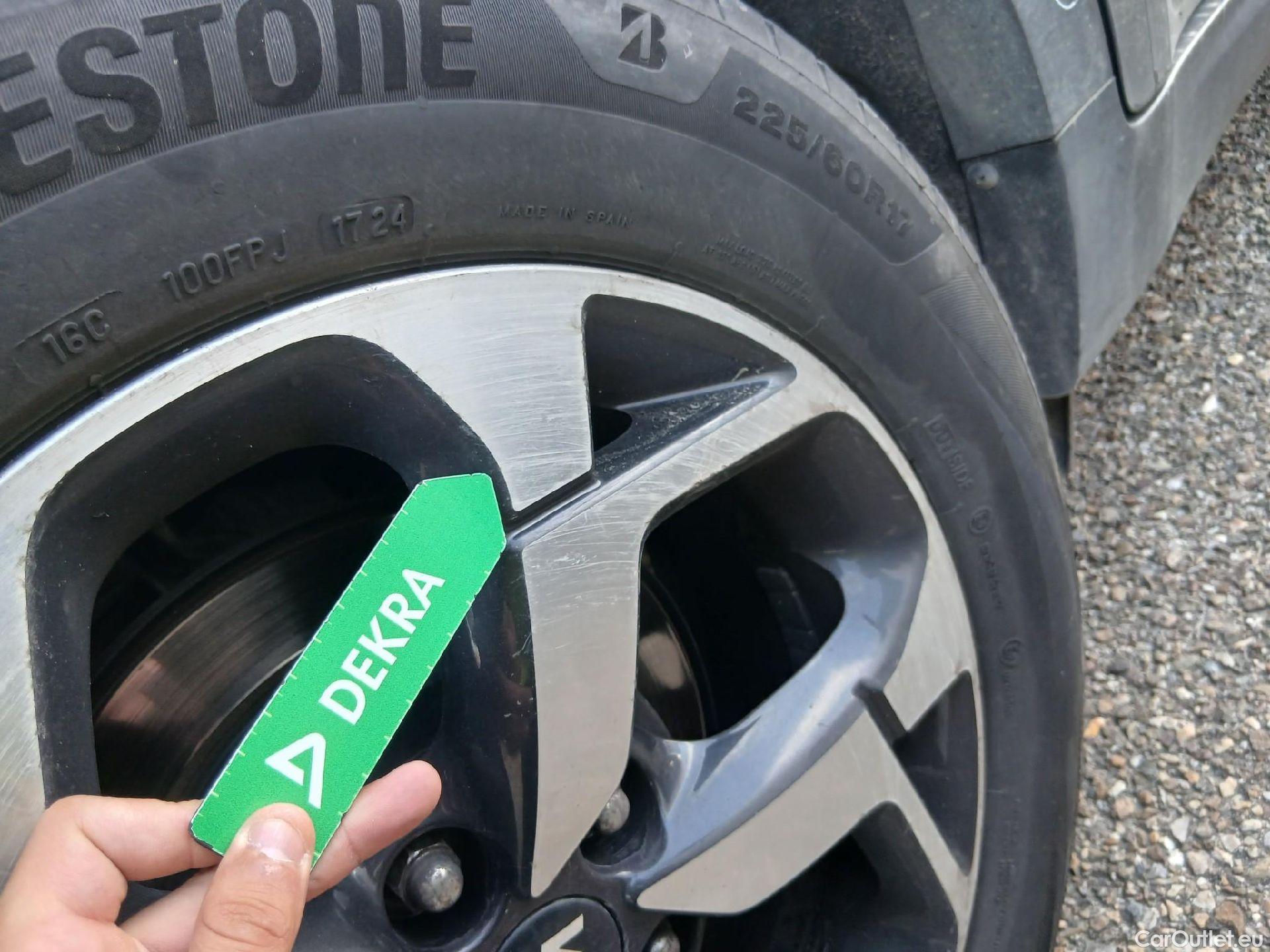  KIA  Sportage KIA  1.6MHEV Drive 100kW(136CV) 4x2(Crist Tintados)(CX) #18