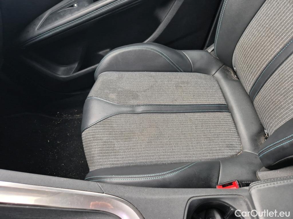  Peugeot  3008 PEUGEOT  Hybrid / 2020 / 5P / todoterreno 225 e-EAT8 Allure (AC2) #27