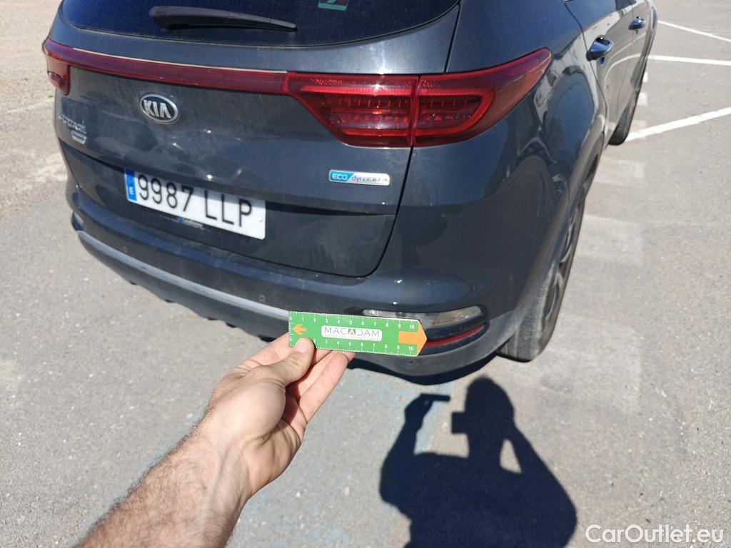  KIA  Sportage KIA  1.6MHEV Drive 100kW(136CV) 4x2(Crist Tintados) #26