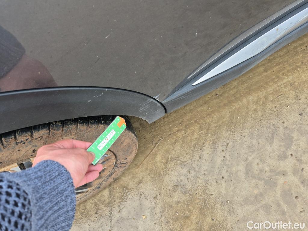  Peugeot  3008 PEUGEOT  Hybrid / 2020 / 5P / todoterreno 225 e-EAT8 Allure (AC2) #26