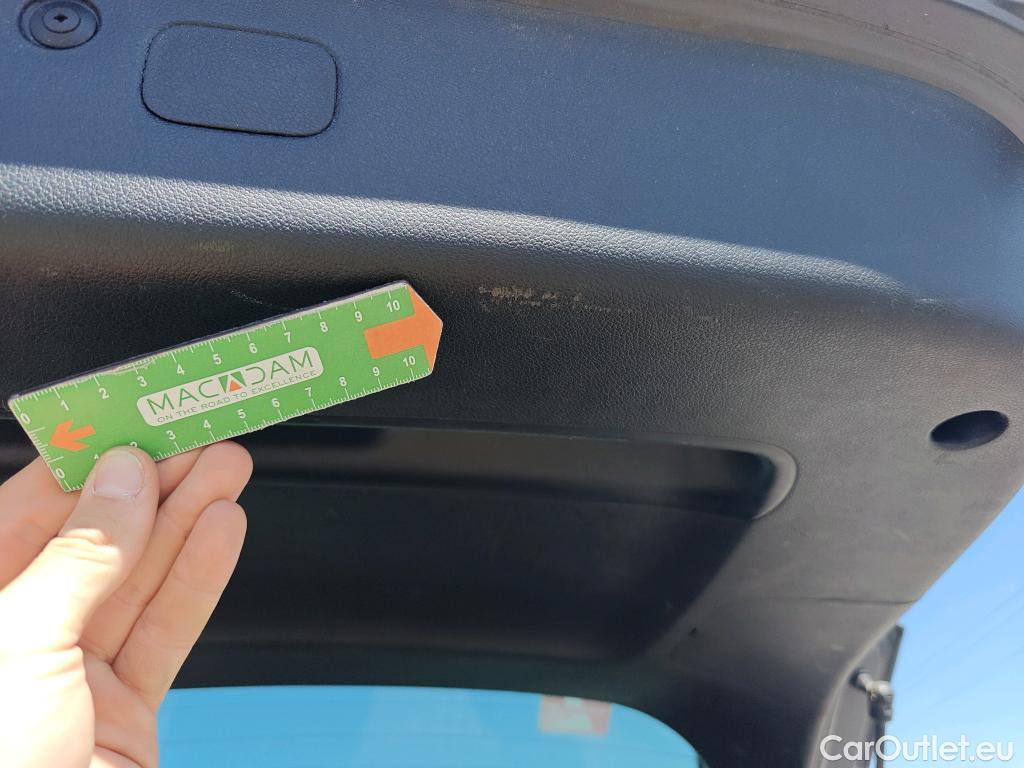  KIA  Sportage KIA  1.6MHEV Drive 100kW(136CV) 4x2(Crist Tintados) #19