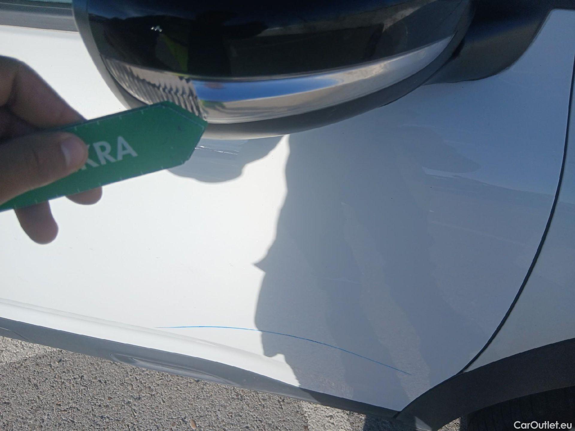  Citroen  C4 Cactus CITROEN  / 2018 / 5P / berlina con portón BlueHDi 100 S&S Feel #43