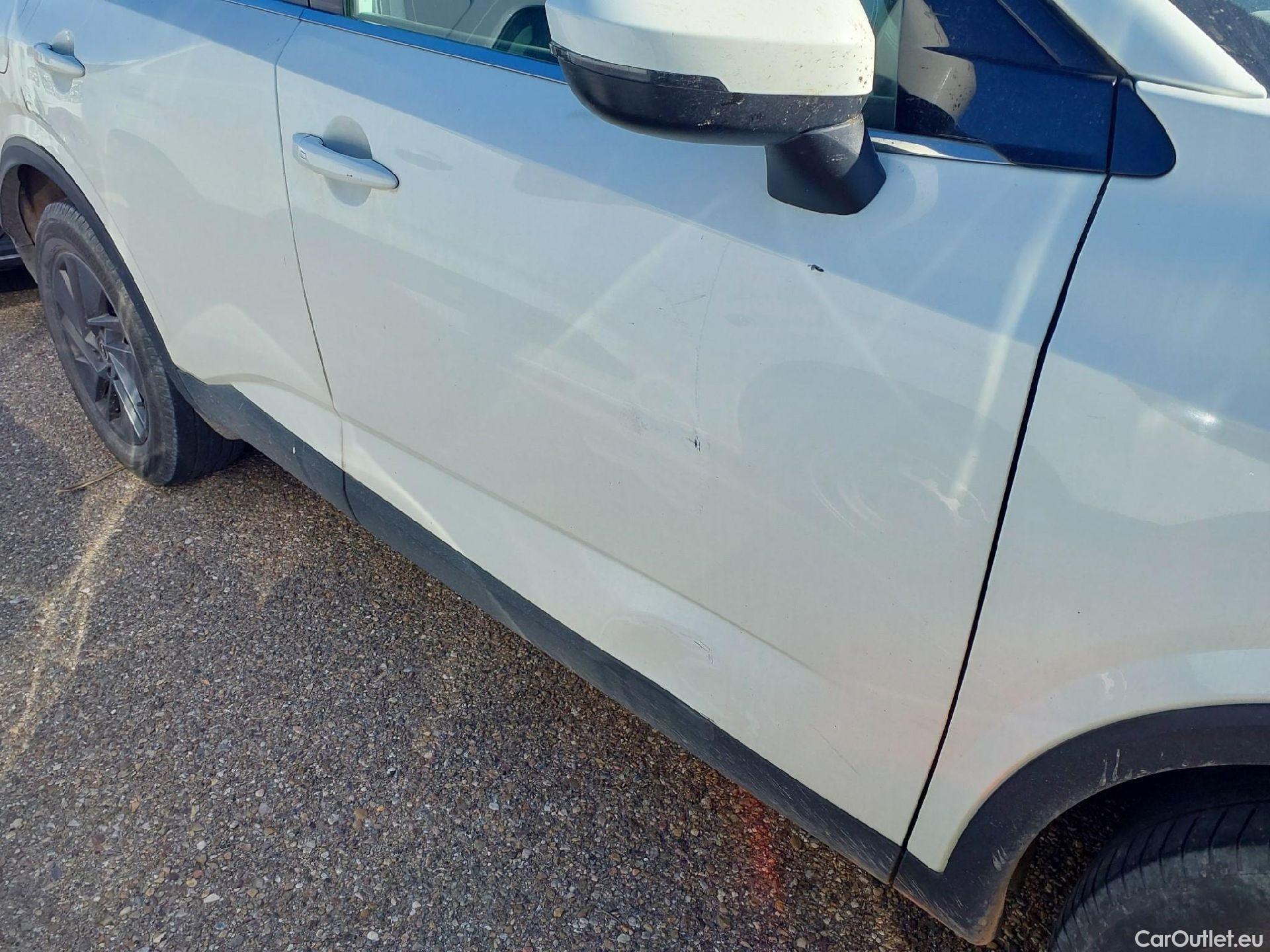  Nissan  Qashqai NISSAN  / 2021 / 5P / todoterreno DIG-T 103kW (140CV) mHEV 4x2 Acenta #39