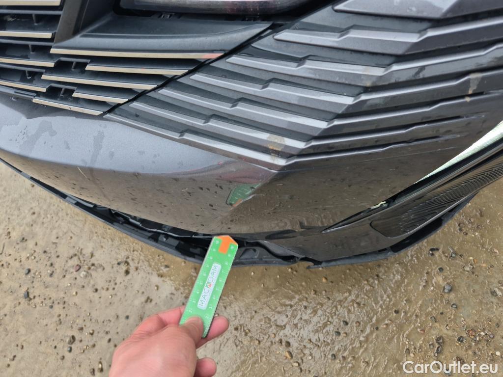  Peugeot  3008 PEUGEOT  Hybrid / 2020 / 5P / todoterreno 225 e-EAT8 Allure (AC2) #19