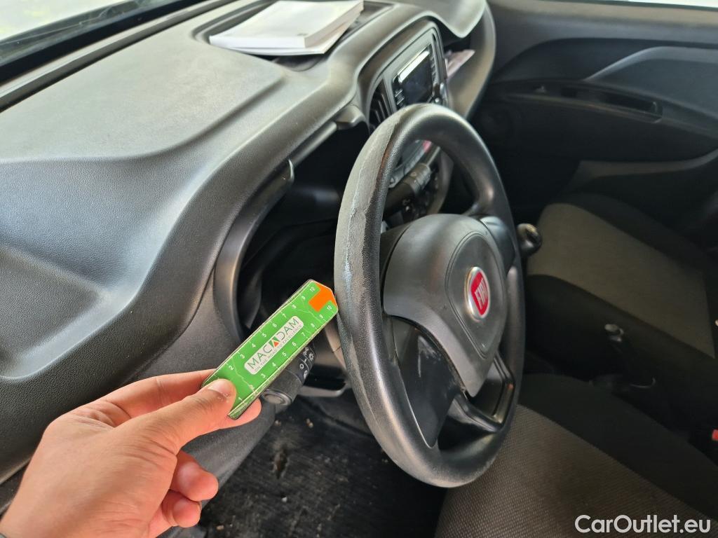  Fiat  Doblo FIAT Doblò Cargo/2015/3P/furgón derivado de turismo Cargo Base Plus 1.3 Mjet 70kW (95CV) #18