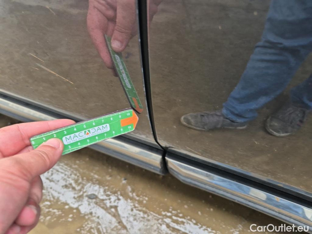  Peugeot  3008 PEUGEOT  Hybrid / 2020 / 5P / todoterreno 225 e-EAT8 Allure (AC2) #12