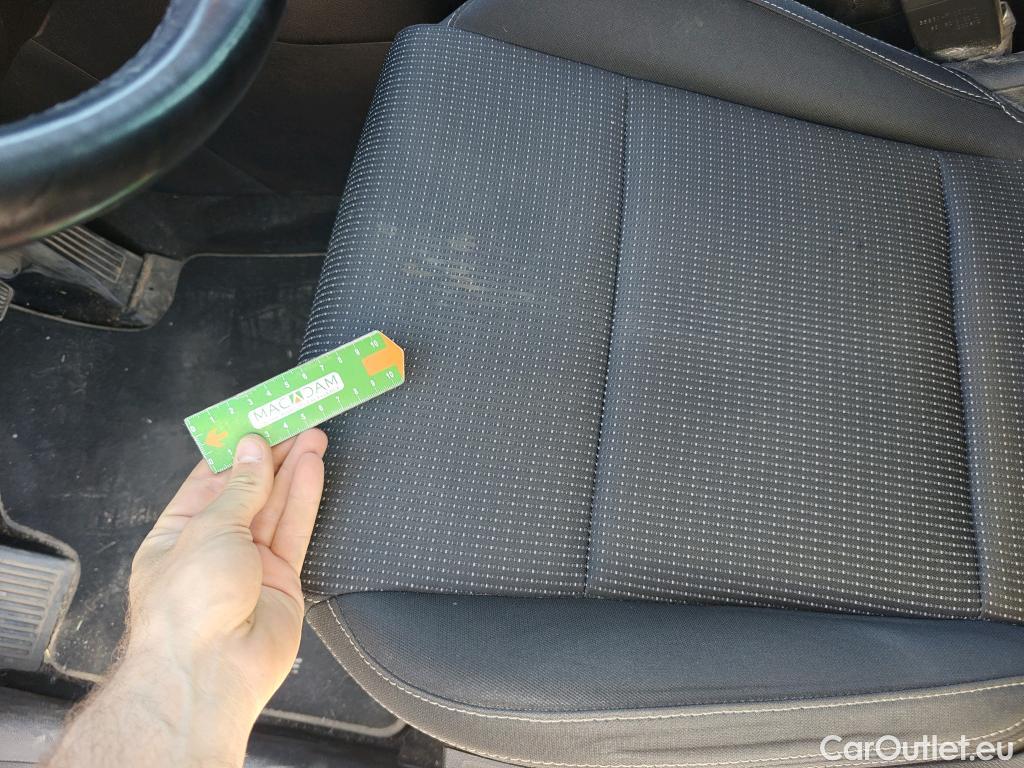  KIA  Sportage KIA  1.6MHEV Drive 100kW(136CV) 4x2(Crist Tintados) #46