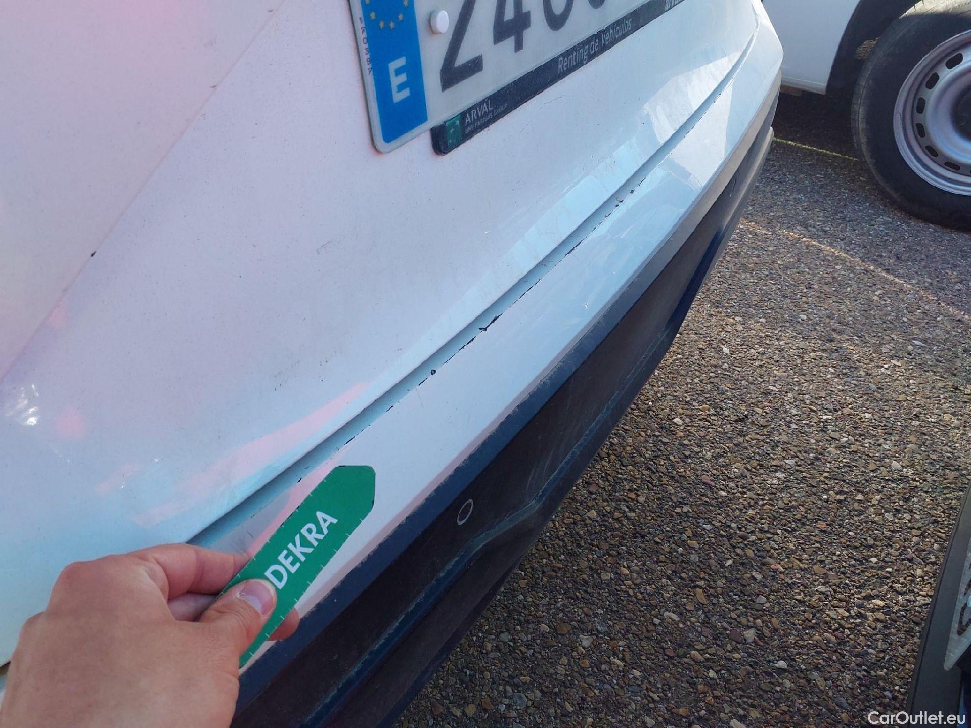  Nissan  Qashqai NISSAN  / 2021 / 5P / todoterreno DIG-T 103kW (140CV) mHEV 4x2 Acenta #30