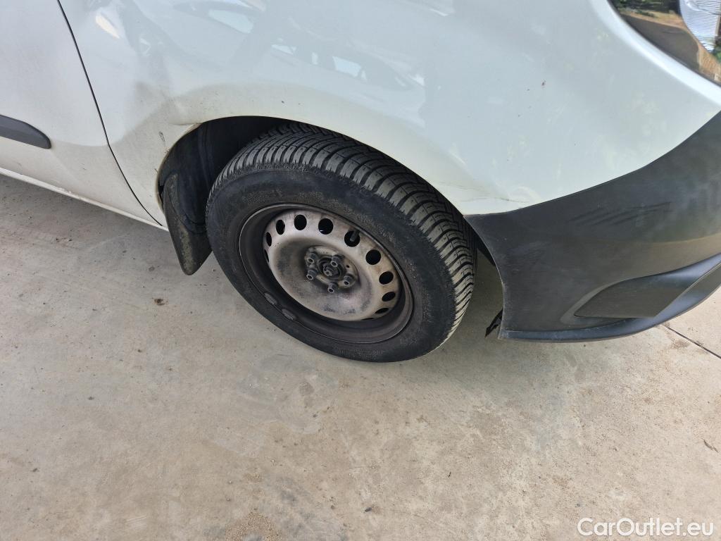  Fiat  Doblo FIAT Doblò Cargo/2015/3P/furgón derivado de turismo Cargo Base Plus 1.3 Mjet 70kW (95CV) #21